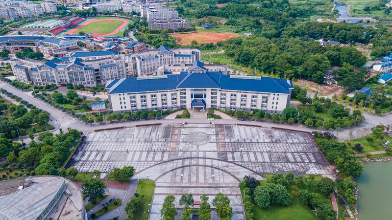 汽车大灯继电器选型攻略：揭秘如何挑选合适型号